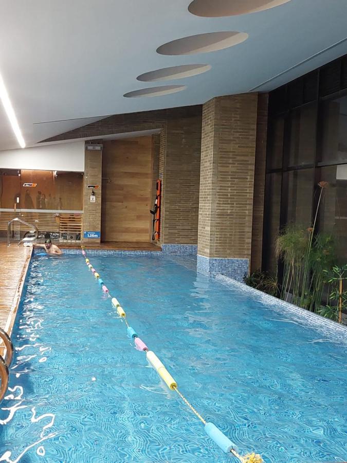 Toscano S Aparta Estudio Hospedaje Amoblado Torre 2 Equilibrium Bogotá Eksteriør bilde
